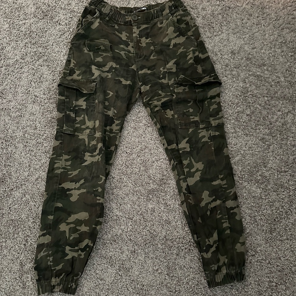 Fashion Nova Camo Cargo pants